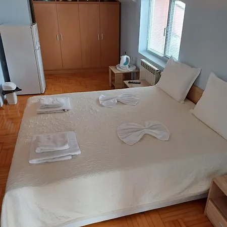 Guest Deva Guest house